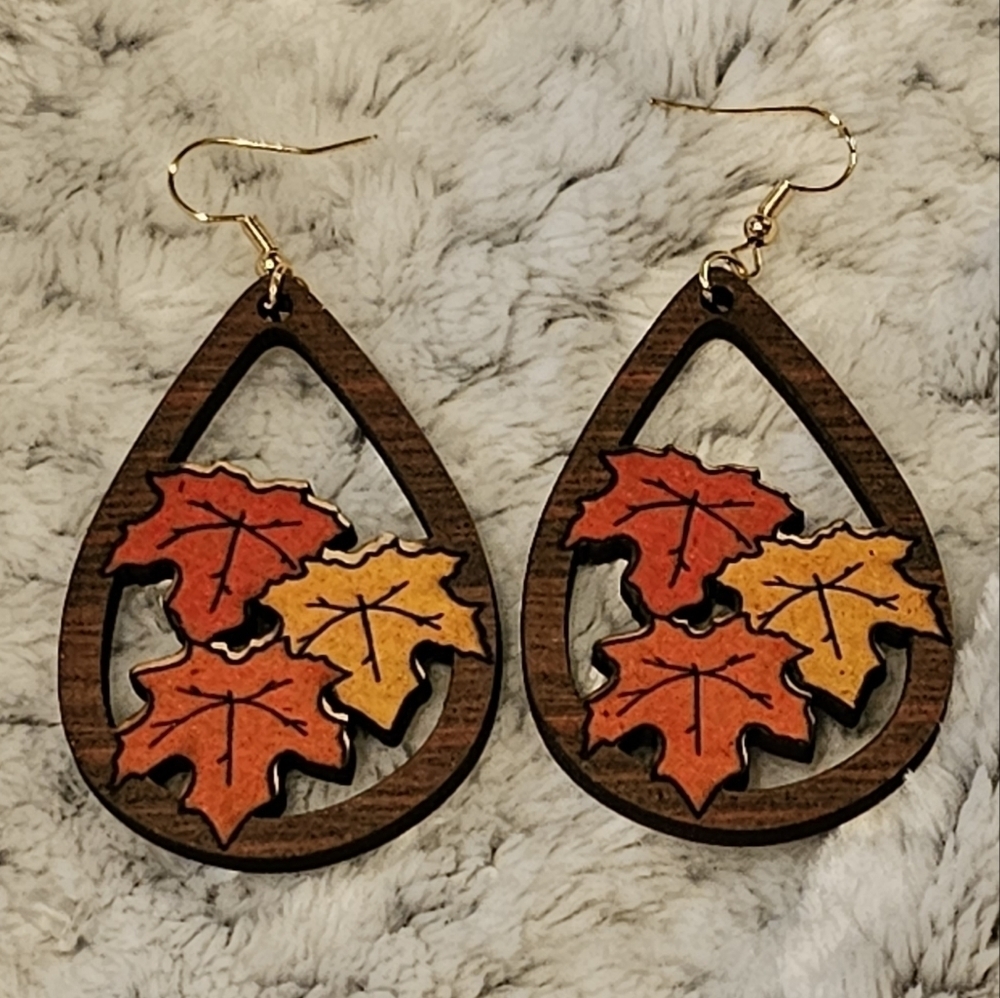 Fall Leaves Tear Drop Wooden Style Earrings - Nwot 20$